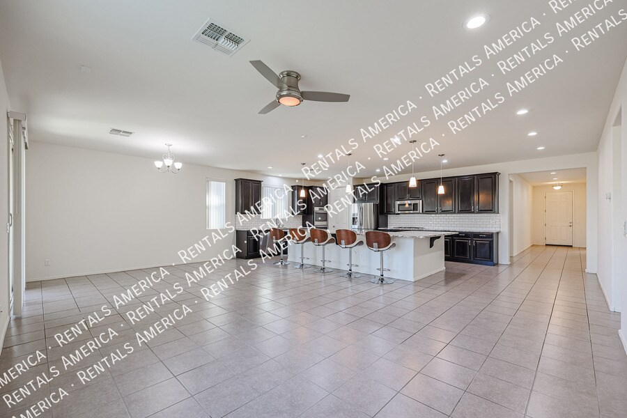 Building Photo - 15734 W McKinley St