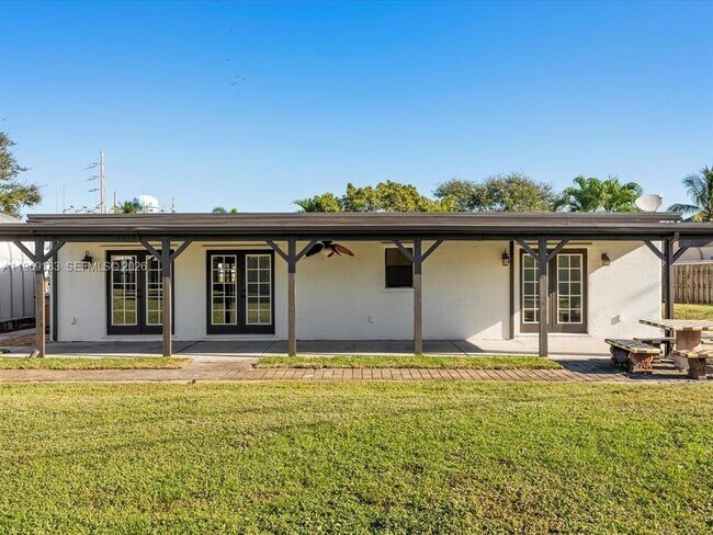 Building Photo - 8 SW 11th St