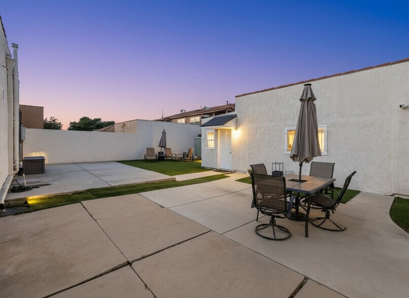 Building Photo - 2509 W 73rd St