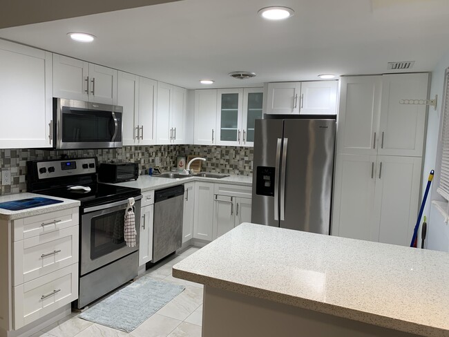 Building Photo - 3500 S Ocean Blvd