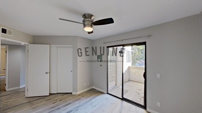 Building Photo - $500 OFF 1st Month! Lovely 3 Bedroom in La...