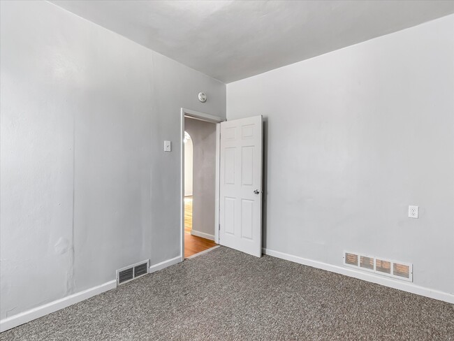 Building Photo - 9932 Jeffrey Dr