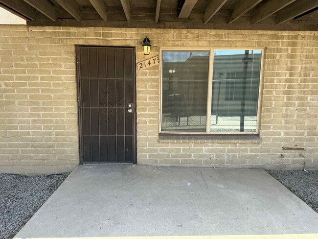 Primary Photo - 2147 S Winstel Ave