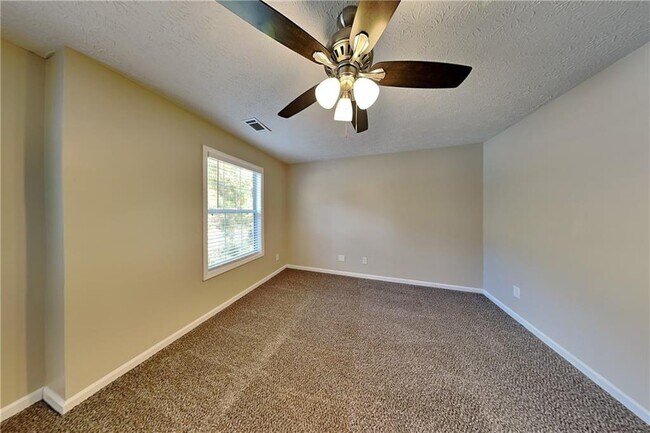 Building Photo - 111 Trellis Ct