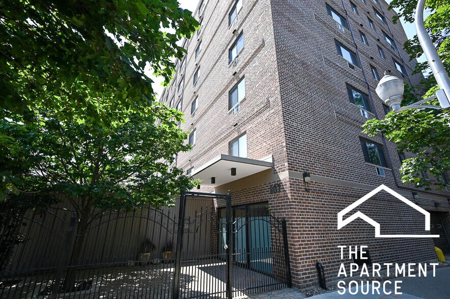 Building Photo - 607 W Wrightwood Ave