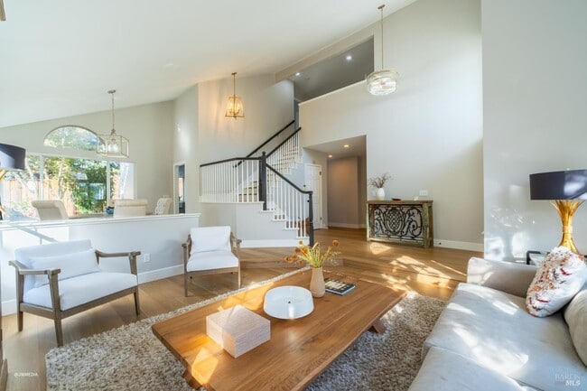 Building Photo - 517 Leafhaven Ln