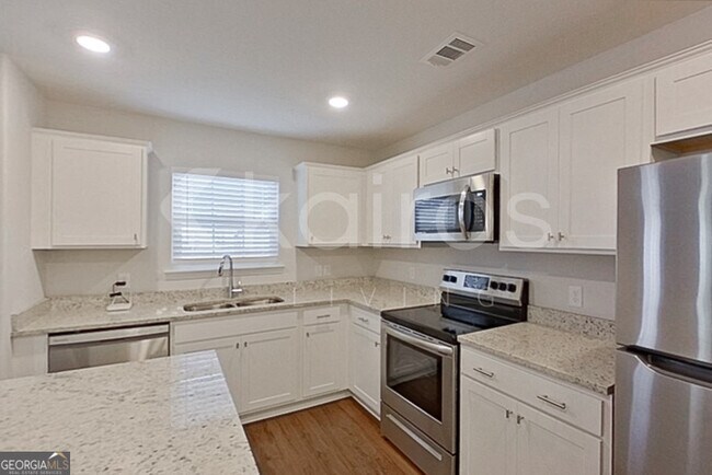 Building Photo - 103 Western Red Cedar Dr