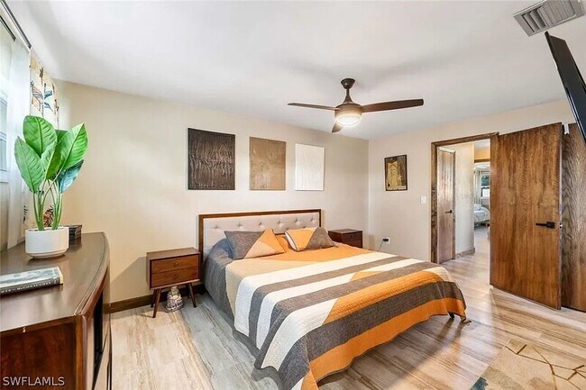 Building Photo - 2635 SE 18th Pl