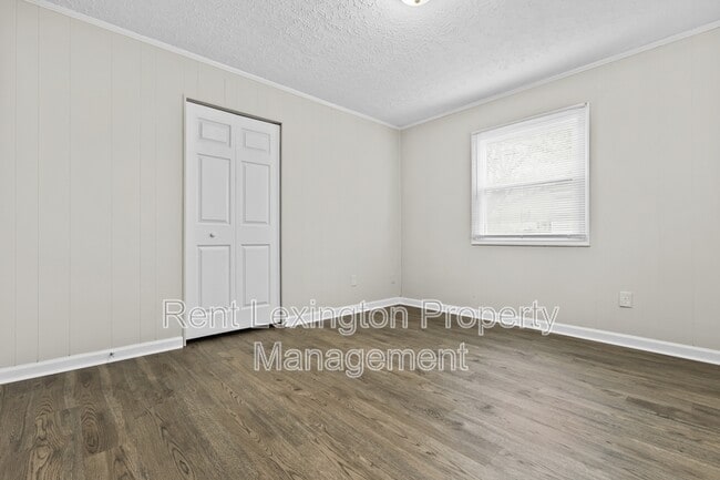 Building Photo - 1707 Sarasota Ct