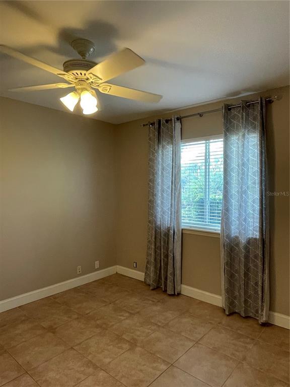 Building Photo - 1209 Vista Hills Dr
