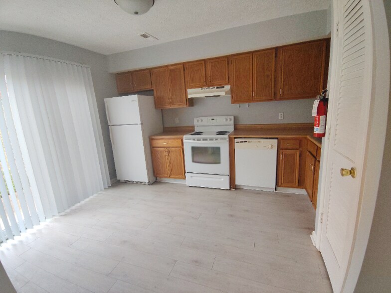 Building Photo - 29 Fonda Dr