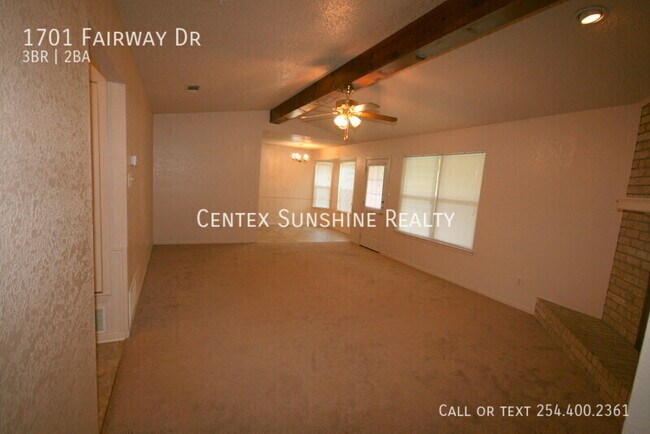 Building Photo - 1701 Fairway Dr