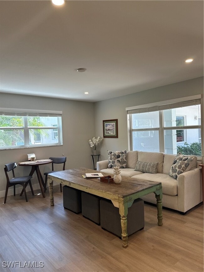 Building Photo - 780 10th Ave S