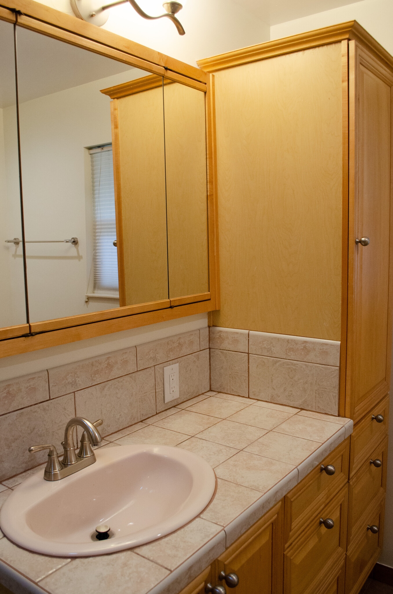 Full Size Linen Closet inside Bathroom - 1314 Grant St