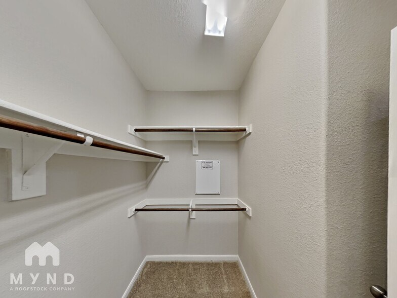 Building Photo - 4605 Elderberry St