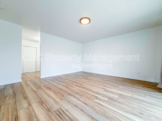 Building Photo - 9220 Canyon Oak Rd
