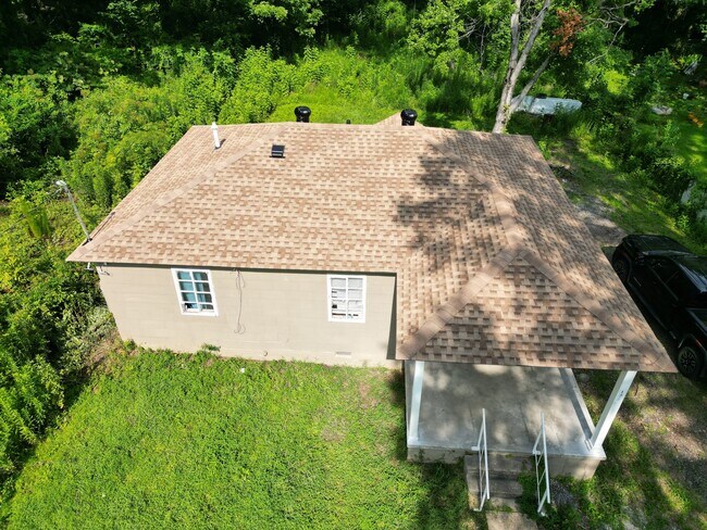 Building Photo - 1753 McGee St