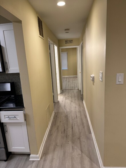 Building Photo - 2702A Sussex Ct