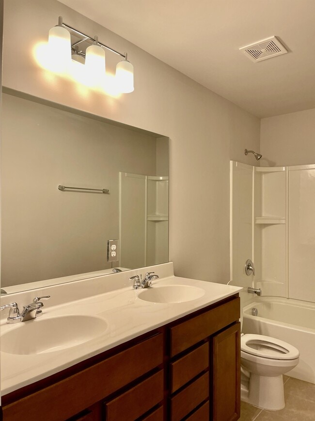 Building Photo - 5899 Wheeler Ridge Rd