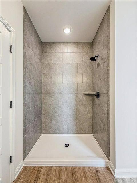 Building Photo - 105 Clearwater Dr