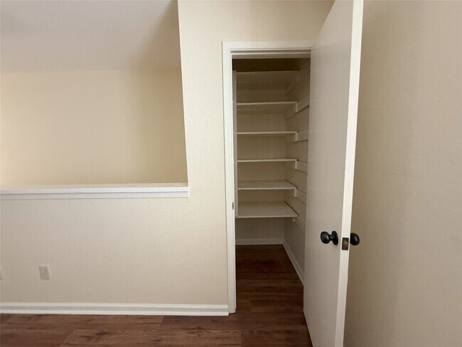 Building Photo - 2100 Wilcrest Dr