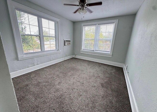 Building Photo - 1310 28th St N