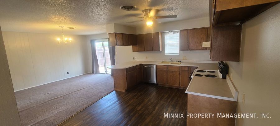 Building Photo - 4509 Parkdale Dr