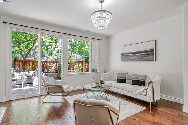 Building Photo - 260 Abigail Cir