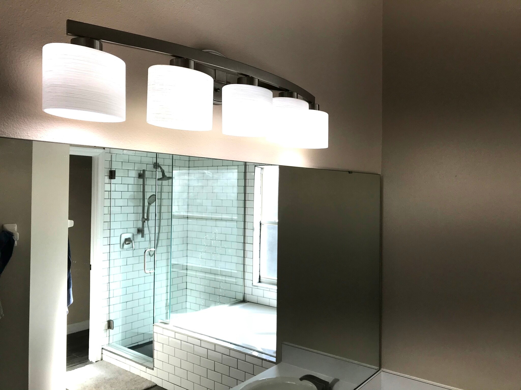 Building Photo - 499 Lancers Dr