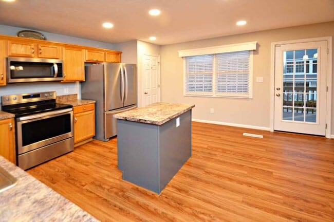 Building Photo - 226 Duncraig Dr