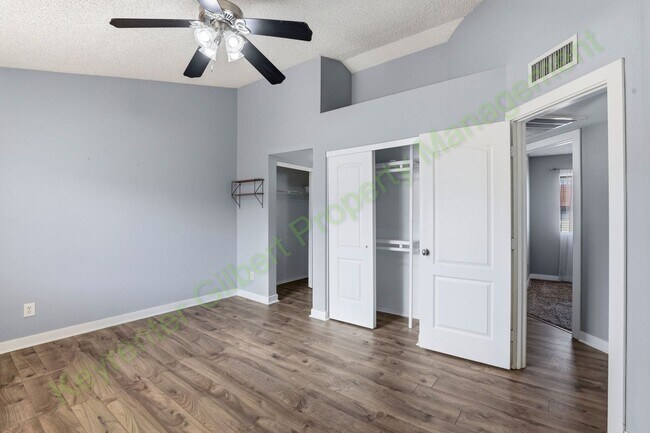 Building Photo - Charming Townhome Living in the Heart of Chandler – Community Pool & Prime Location!