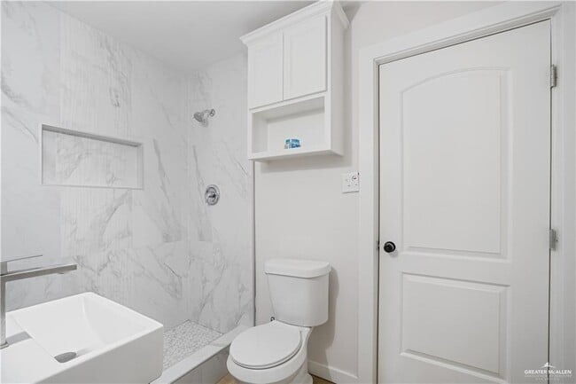 Building Photo - 9 S 16th St