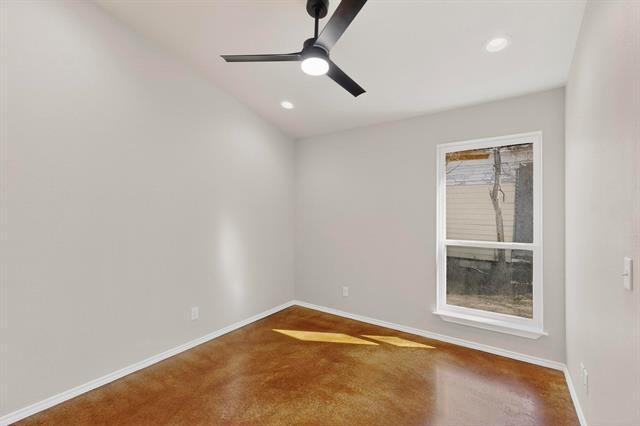 Building Photo - 1471 W Kaufman St