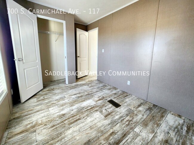 Building Photo - 700 S Carmichael Ave