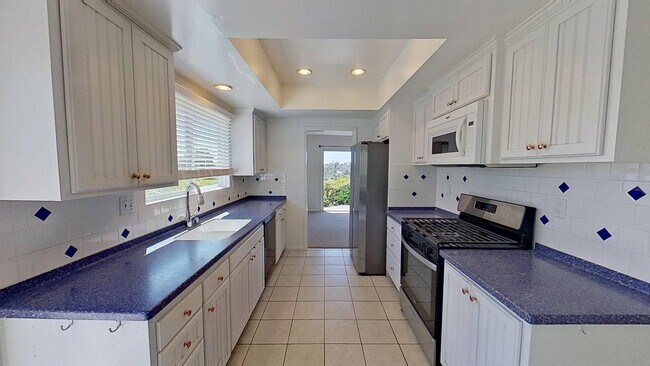 Building Photo - 203 Via Senda