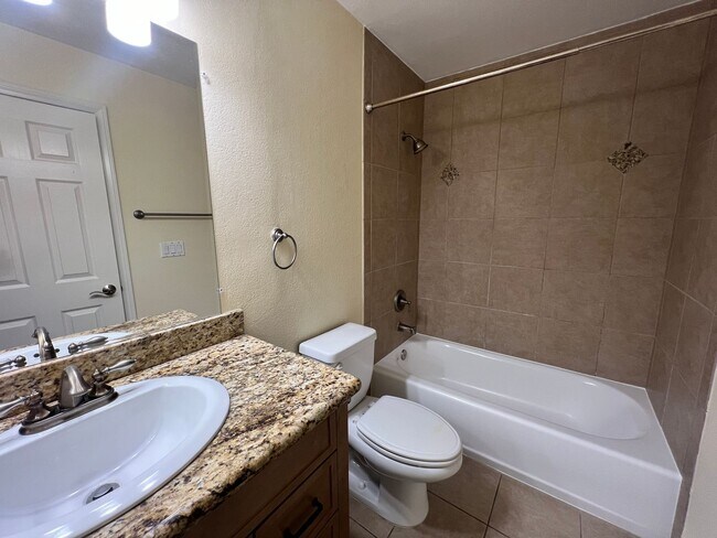 Building Photo - Beautiful Condo For Rent Near in Linda Vista