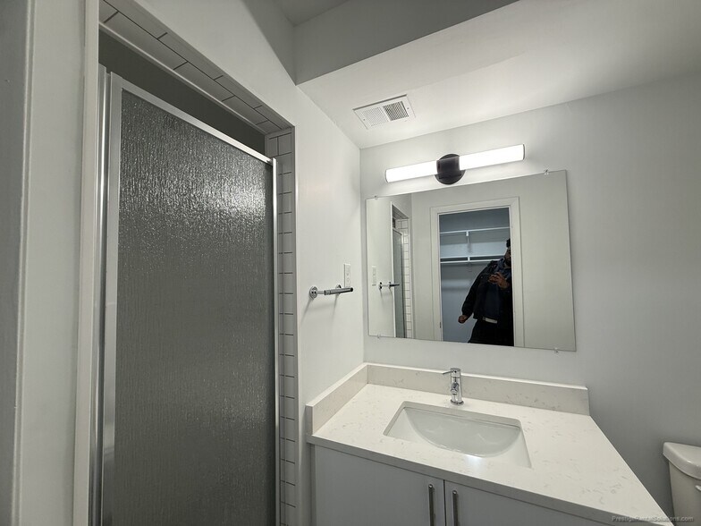 Building Photo - 21 Hill Rd