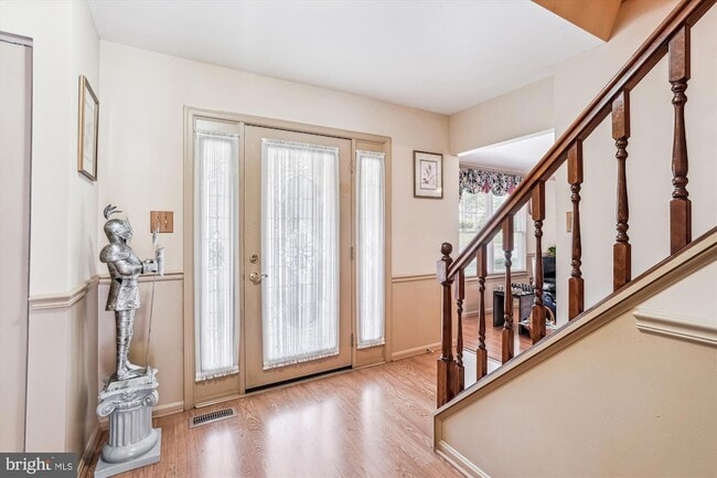 Building Photo - 10902 Valley Brook Dr