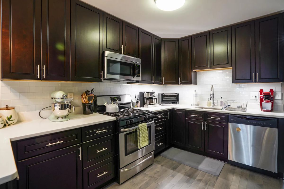 Building Photo - 22 E Heath St