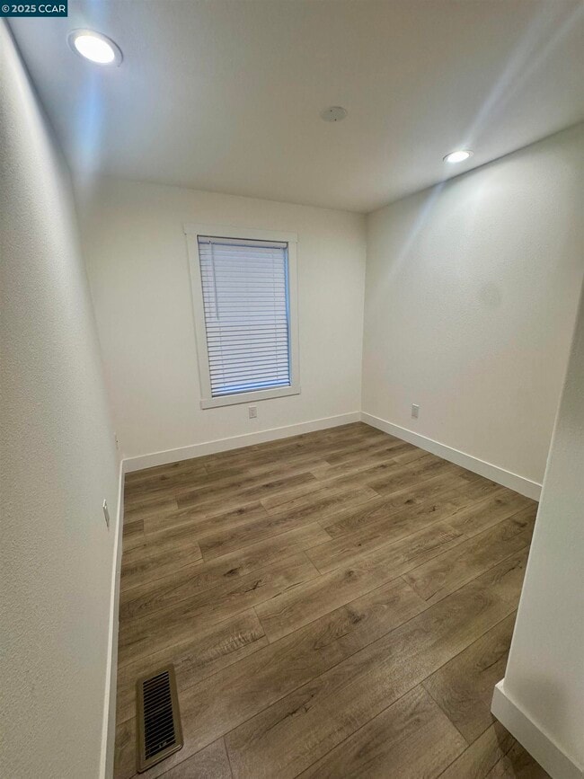 Building Photo - 507 Locust St