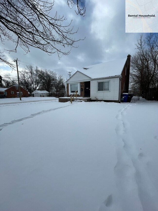 Building Photo - Beautiful 4 Bedroom Bungalow