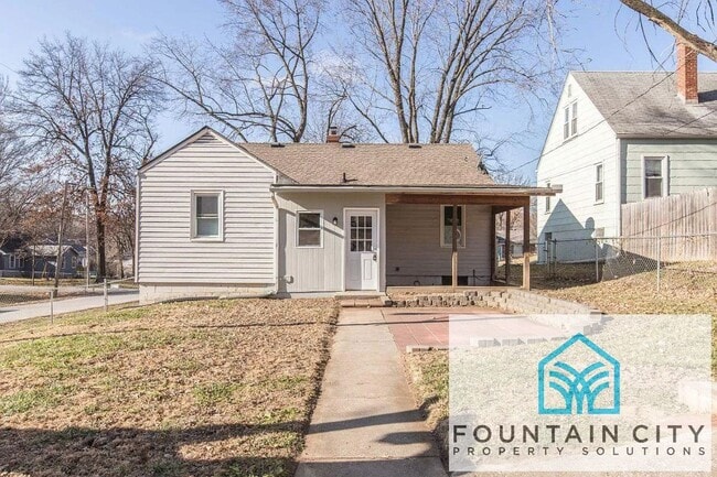Building Photo - 3901 N Spruce Ave