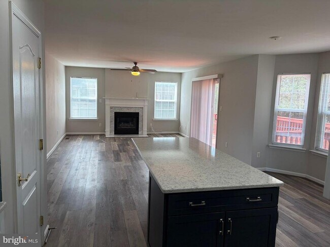 Building Photo - 506 Summervale Ct