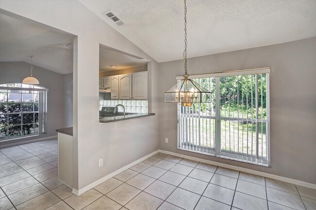 Building Photo - 1033 Lake Davenport Blvd