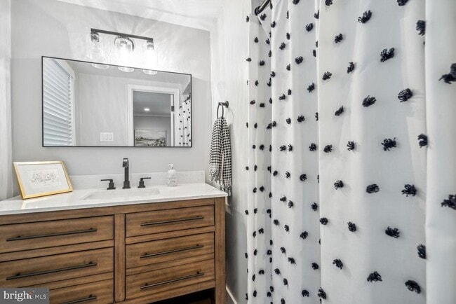 Building Photo - 2502 Duxbury Pl