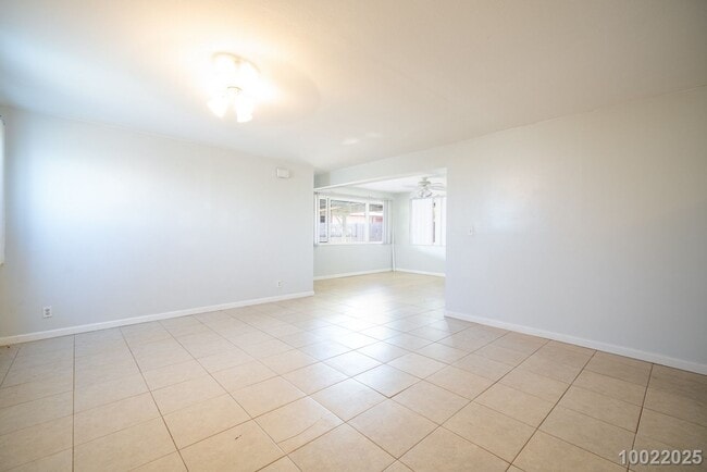 Building Photo - $3300 / 4 Bed /2 Bath / 2 Parking IN PEARL...