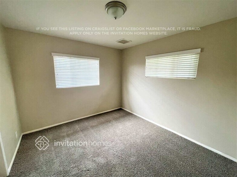 Building Photo - 2039 E Osborn Rd