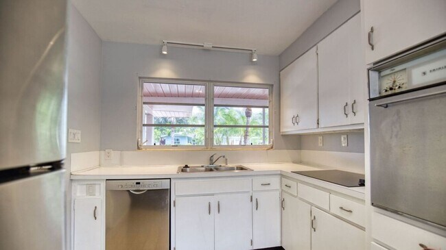 Building Photo - Beach Bungalow on Venice Island ~ Coming J...