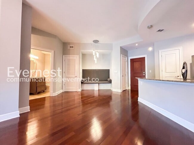 Building Photo - PROMO: Get your first full month’s rent FREE!/3 Bed/2.5 Bath Condo with Modern Amenities / Availa...