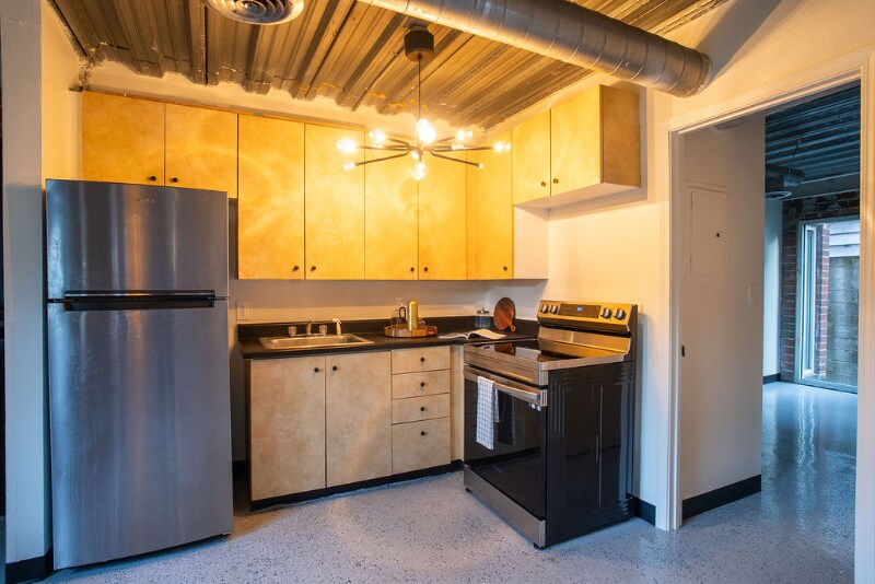 Building Photo - 15 Burbank Dr SW